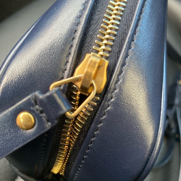 YSL. Calfskin Matelasse Monogram Lou Camera bag. - Picture 4 of 7